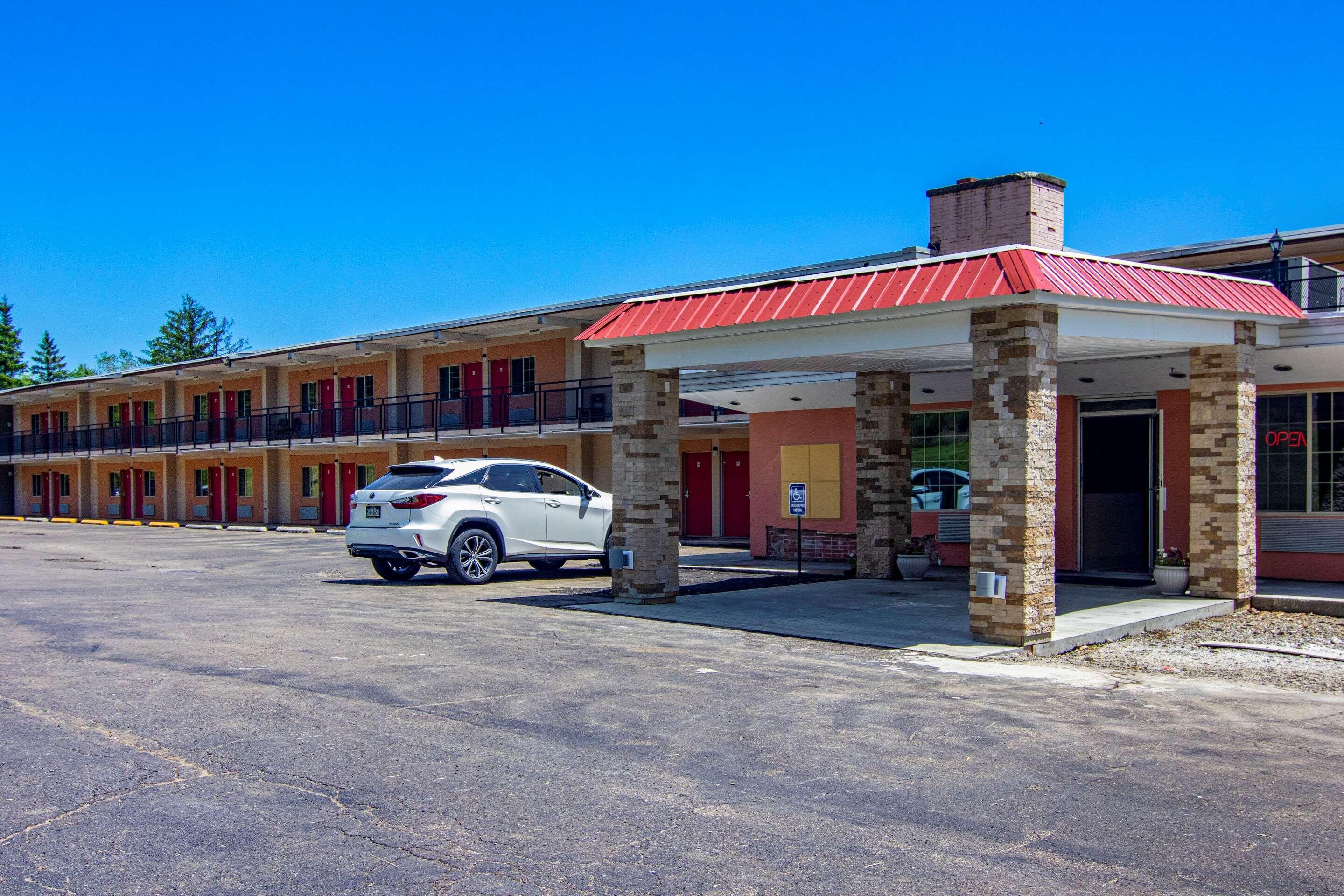 Econo Lodge Hotel Bradford Exterior foto